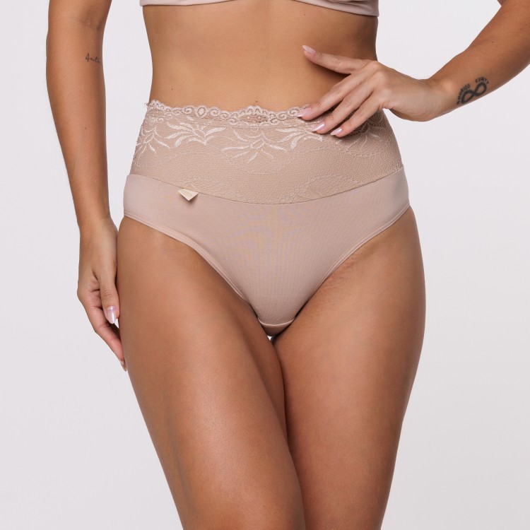 Calçola Fio cor Areia c/ Barra Renda Forrada e Cavada nas Costas